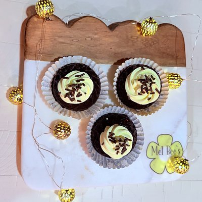 Mini Bee’s (Bundt Cake) | A Dozen