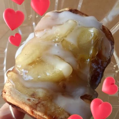 Cinnamon Apple Roll