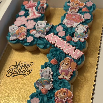 Cupcake Cake (24 Cupcakes)