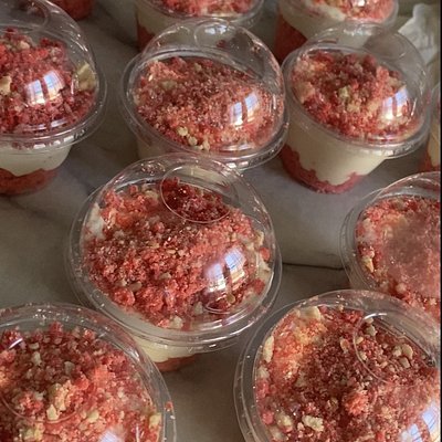 6 Strawberry Crunch Cake Pudding 