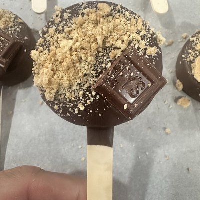Custom Cake Pops 