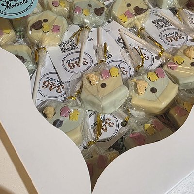 Custom Cake Pops