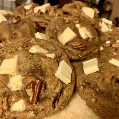 Browned Butter White Chocolate with Pecans Cookies