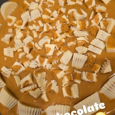 White Chocolate Peanutbutter Cheesecake 9in
