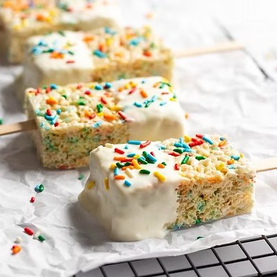 Rice Krispy Treats/Pops/Dozen (standard)