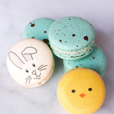 Easter Macarons 