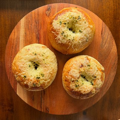 Asiago Sourdough Bagels (6ct) 