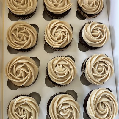 Espresso Chocolate Chip Cupcakes With Espresso Buttercream 12 Pack 