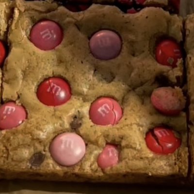valentine's day feature - m&m blondie 