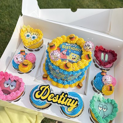 Bento Box W/ 8 Cupcakes 