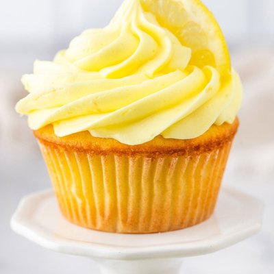 Lemon Cupcakes With Lemon Cream Cheese Icing