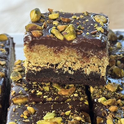 Dubai Chocolate Chunk brownies 