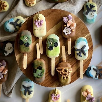 Custom Cake Pops