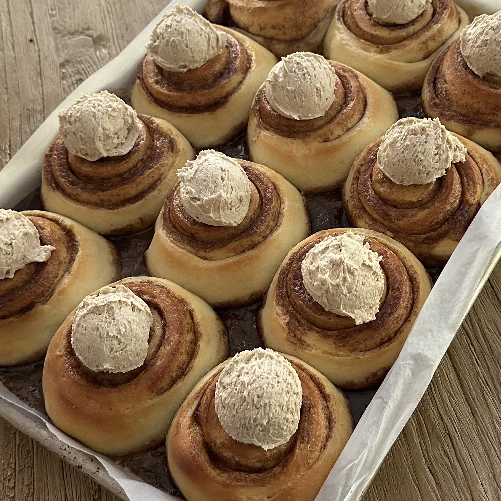 Brown Butter Milk Bread Cinnamon Roll (6 Count)