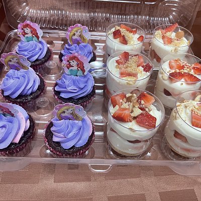 Cupcakes And Cheesecake Cups