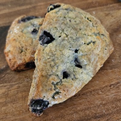 (4) Lemon Blueberry Scones With Lemon Glaze