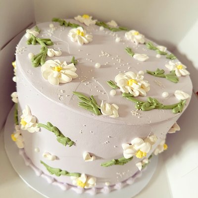 10” Cake (35/40 People)