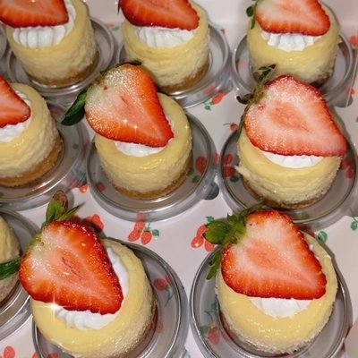 Regular Mini Cheesecake 1/2Dz.- 1Dz. Also Available in 9 Inch$45.00