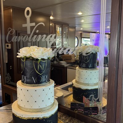 Multi-Tiered Cake (Serves 70+)