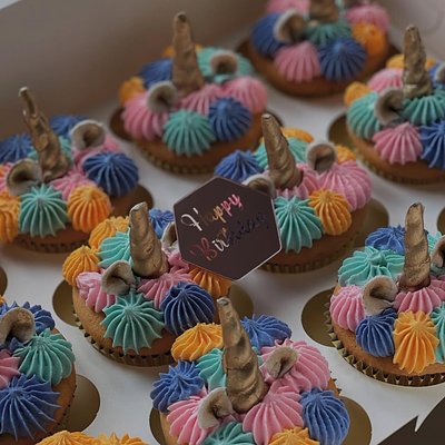 1dz Custom Cupcakes