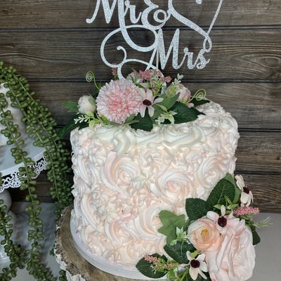Couple’s Cutting Cake