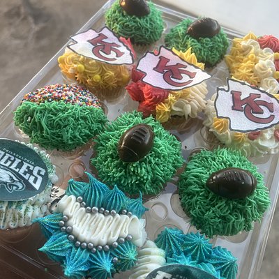 Signature Cupcakes – Custom or Classic