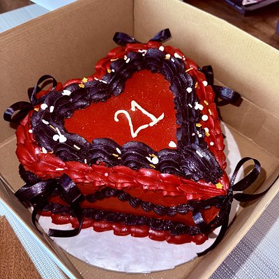 10 inch HEART CAKE 