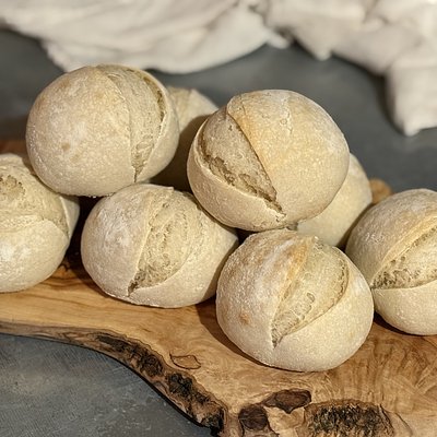 Crusty Sourdough Dinner Rolls - 8 Count