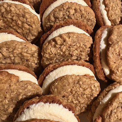 Cookie Cream Pie Tray - 4 Dozen Cream Pies