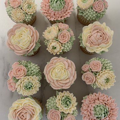 Buttercream Flower Cupcakes