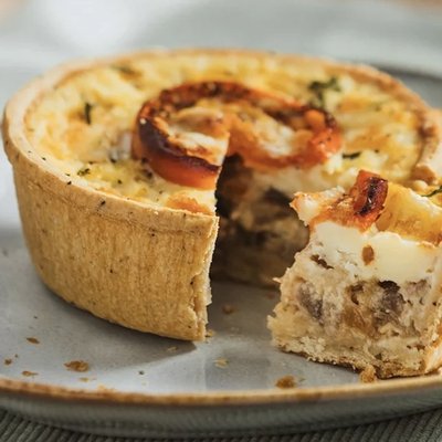 (V) Brie, Roasted Tomatoes & Basil quiche