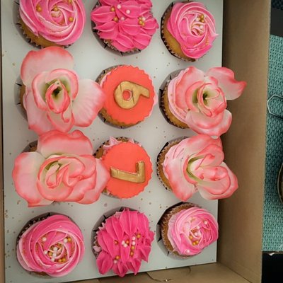 Specialty Cupcakes (12)