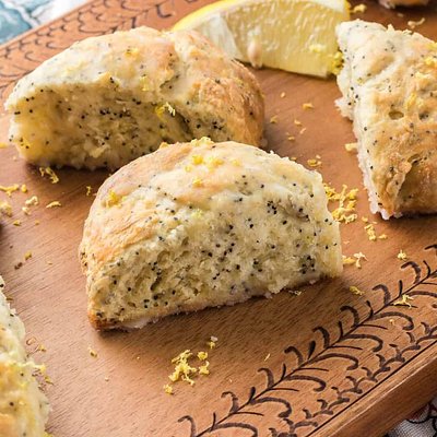 Sourdough Lemon Poppyseed Scones (2)