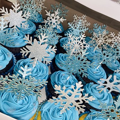 Custom Cupcakes (Minimum Decor)