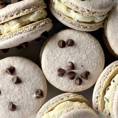 Cookie Dough Macaron - GF