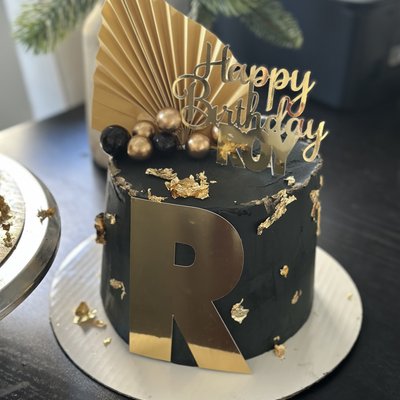 Custom Cake - 6 Inch 2 Layers
