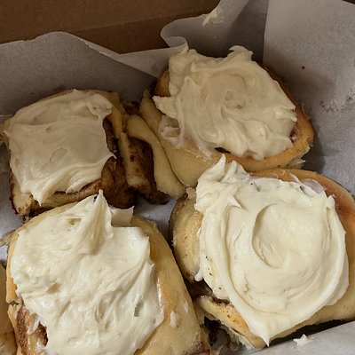 Cinnamon Rolls 4 Pack