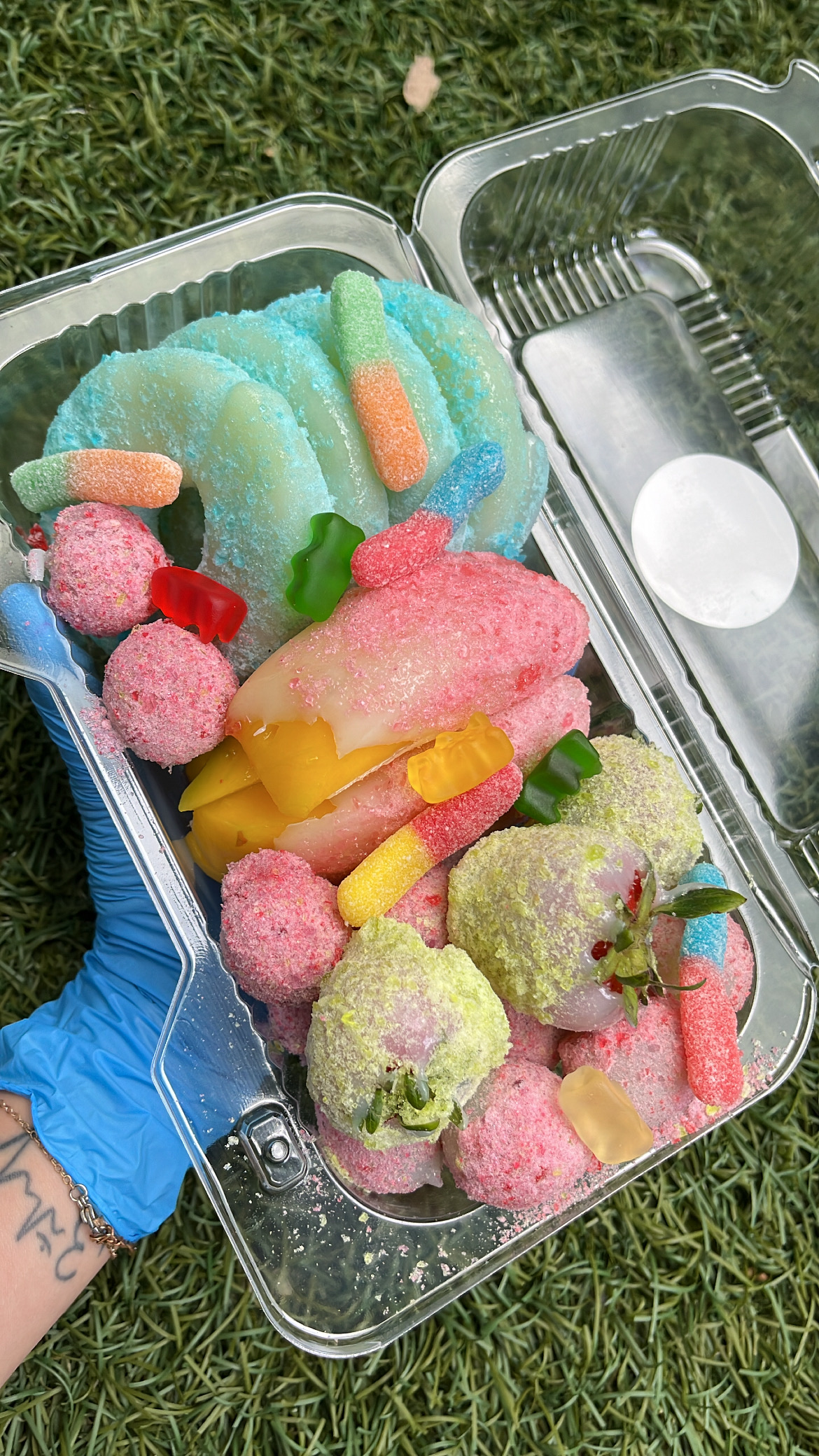 Medium Tray - 4 Fruits 1 Flavor 3 Toppings