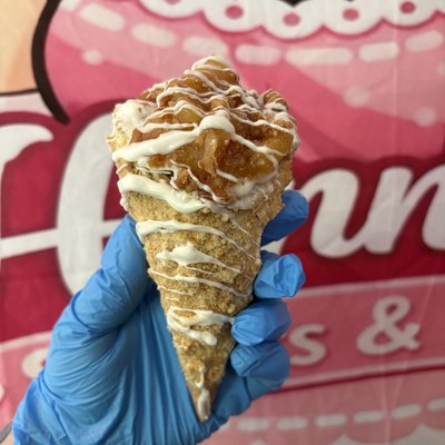Apple Pie Cheesecake Cone 