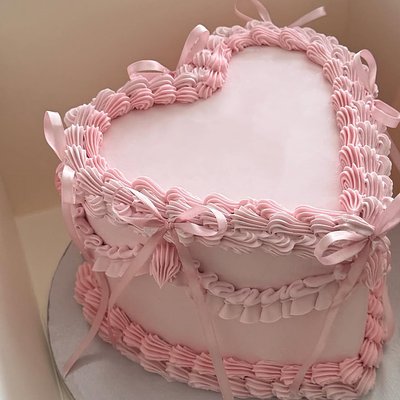 Vintage Cakes (6in)