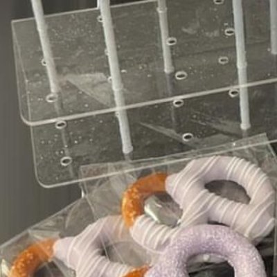 Chocolate Pretzels (Rods/Jumbo Twists)