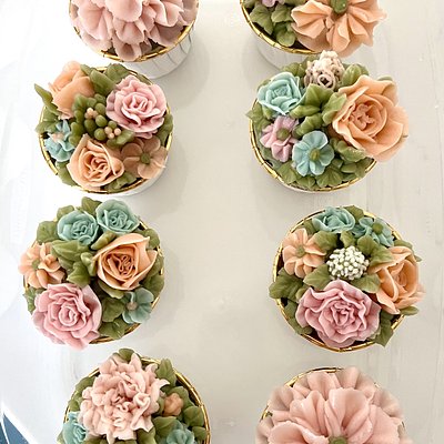 Floral Cupcakes standard Size