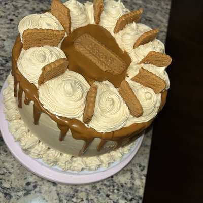 Custom Cakes (round 6 In, 7 In, 9 In)