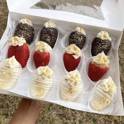 Cheesecake Stuffed Berries