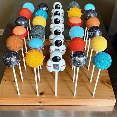 Custom Cake Pops