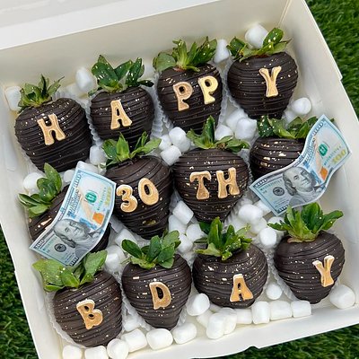 12 Chocolate Covered Strawberries (Custom)
