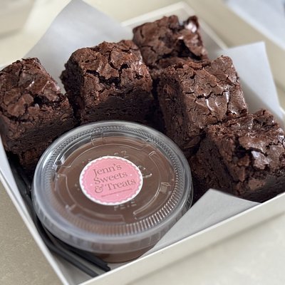 Brownie Bites with Belgian Chocolate Dipped sauce 
