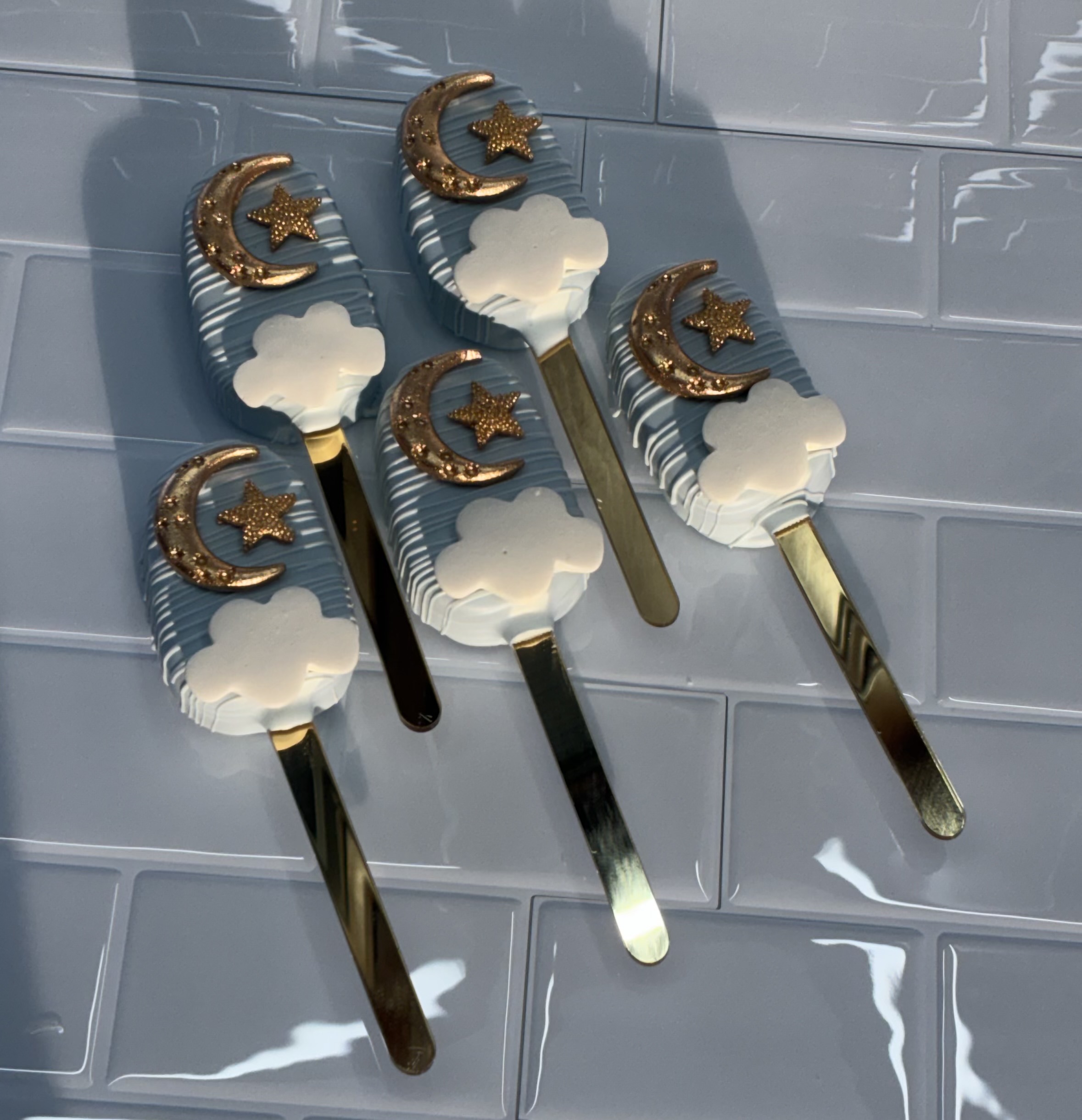 Cake Pops & Cakesicles 