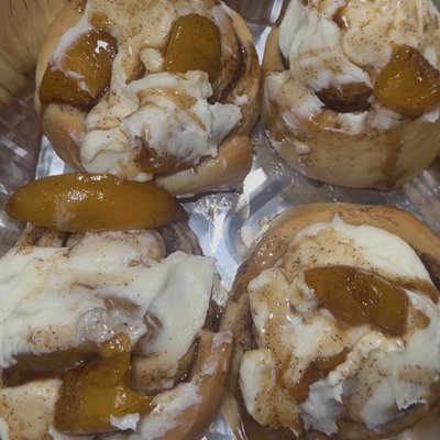 Peach Cobbler Roll 🍑