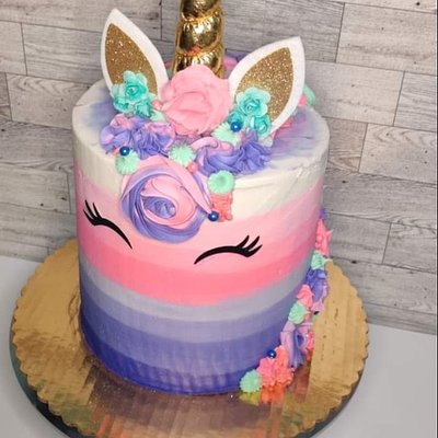 6 Inch Custom Cakes /Serves -/+ 10-15